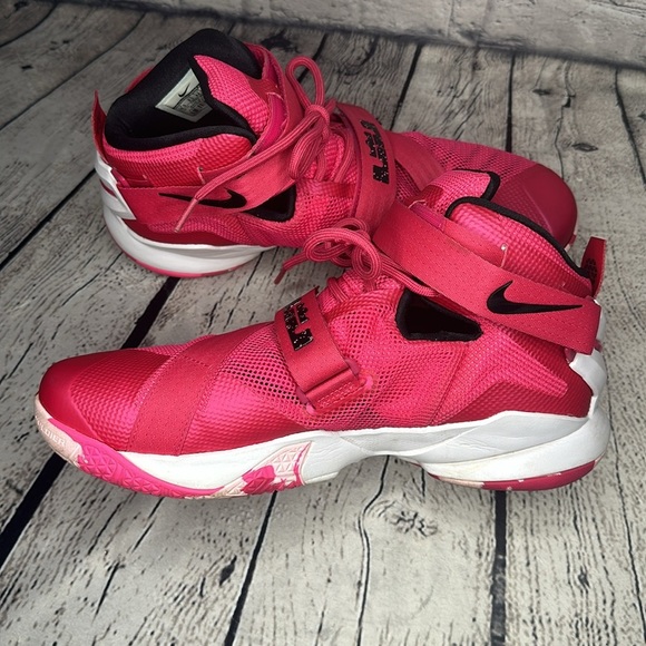 Nike LeBron Zoom Soldier 9 Think Pink Men’s Size 10 1/2 Basketball Sneakers - Picture 11 of 15